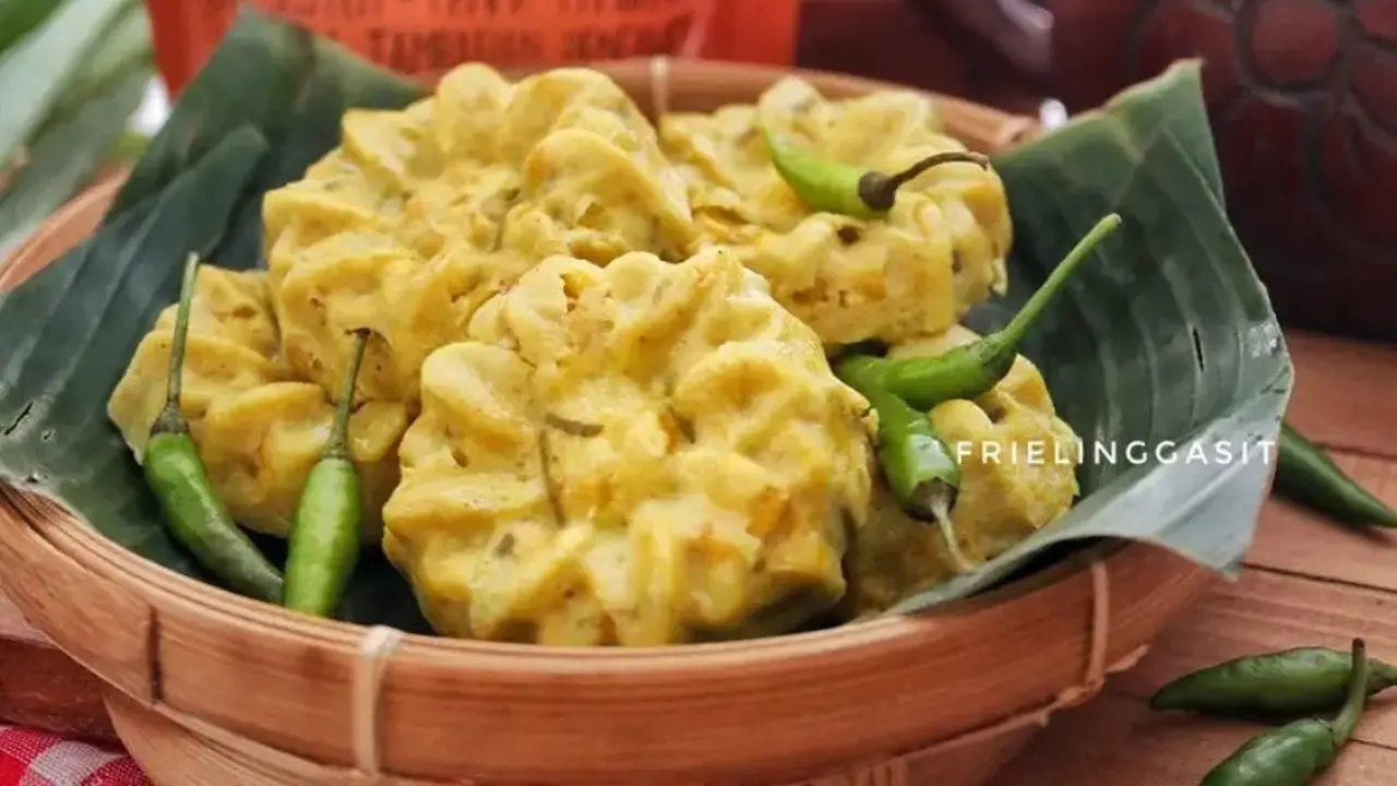 Resep bakwan jagung kukus. (dok. Cookpad  @frielinggasit)