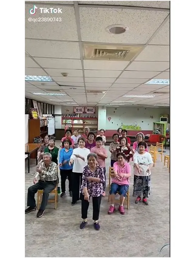 6 Potret Nenek-Nenek Cover Dance K-Pop, Tampil Energik dan Menggemaskan