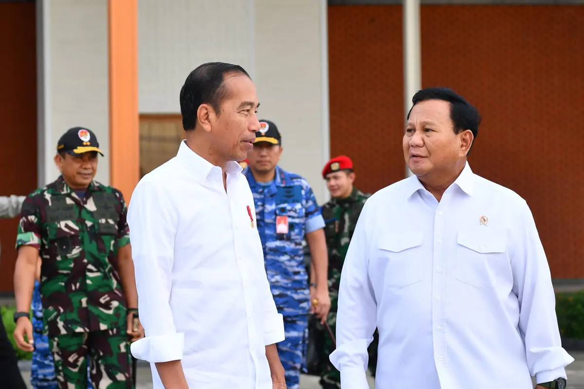 Presiden Joko Widodo atau Jokowi kunjungan kerja ke Provinsi Jawa Timur pada Jumat, (8/3/2024). Jokowi tampak didampingi Menteri Pertahanan sekaligus calon presiden nomor urut 02, Prabowo Subianto.