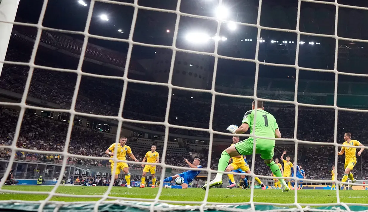 Spalletti harus berterima kasih kepada gelandang Davide Frattesi yang memborong dua gol kemenangan. (AP Photo/Antonio Calanni)