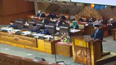Meski beragam kritikan kerap dialamatkan pada  wakil rakyat soal kinerjanya, pemerintah tetap menaikkan dana parpol hingga 10 kali lipat. 