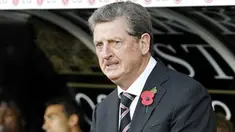 Gaya manajer Fulham, Roy Hodgson sebelum kick off laga melawan Liverpool di Craven Cottage, London, 31 Oktober 2009. AFP PHOTO/IAN KINGTON 