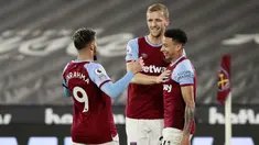 Pemain West Ham United merayakan gol yang dicetak oleh Jesse Lingard ke gawang Leeds United pada laga Liga Inggris di Stadion London, Senin (8/3/2021). West Ham menang dengan skor 2-0. (Ian Walton, Pool/AP)