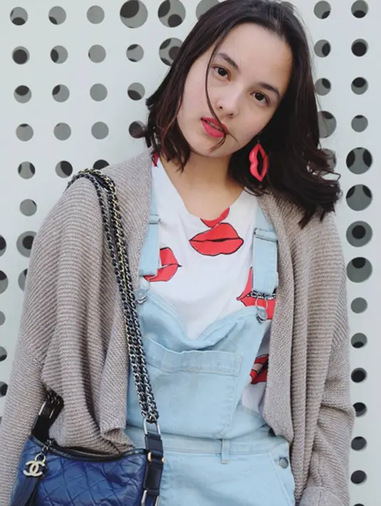 Diakuinya, Chelsea sangat senang bisa berada di Papua nantinya selama satu minggu. Dan ini menjadi salah satu mimpi Chelsea untuk bisa berperan langsung dalam dunia pendidikan Indonesia. (Instagram/chelseaislan)