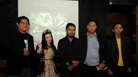 Melody JKT48 dan Eleven Pro saat jumpa pers Untold Story di fx Sudirman, Jakarta. (Fachrur Rozie)