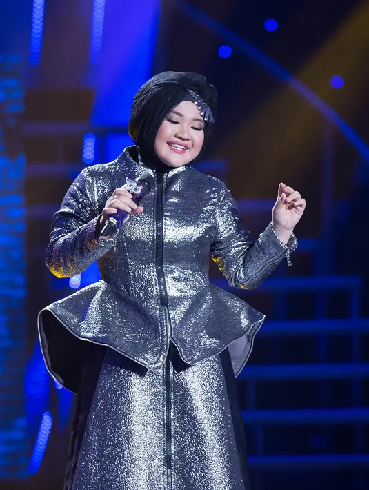 Meisya tak seorang diri berada di posisi tidak aman, ia bersama Hayati kontestan asal Sumedang. Mereka berdua dilampaui oleh Ilham, alhasil baik Meisya dan Hayati harus menunggu keputusan dewan juri. (Dezmond Manullang/Bintang.com)