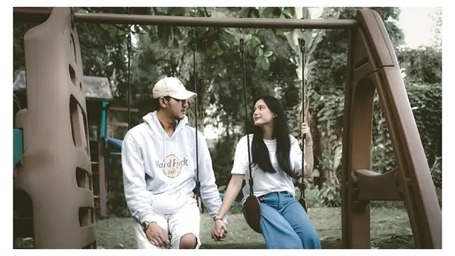 Hamil 5 Bulan, Ini 7 Potret Yasmine Ow Istri Aditya Zoni saat Pamer Baby Bump