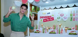 Rangkaian parfum terbaru Fres & Natural ini dinamakan Dessert Collection, dengan tiga karakter aroma yang terinspirasi dari dessert favorit banyak orang: Matcha Twist, Vanilla Frosty, dan Pink Cupcake. (foto/dok: wings group)