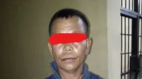 Seorang pria berusia 53 tahun di Kabupaten Dharmasraya, Sumatera Barat tega mencabuli 2 orang tetangganya yang masih pelajar.