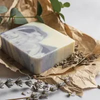 Sayangi kulit dan lindungi lingkungan dengan menggunakan sabun eco-friendly. (Foto: Freepik/freepik)