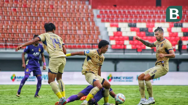 Dedik Setiawan - Arema FC Vs Persik Kediri di BRI Liga 1 2023/2024