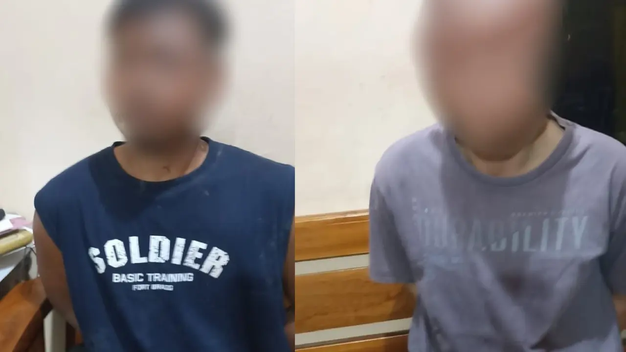 Dua pelaku jambret perhiasan kalung emas usai diamankan petugas kepolisian Polresta Pati. (Foto: Dok. Polresta Pati/Liputan6.com)