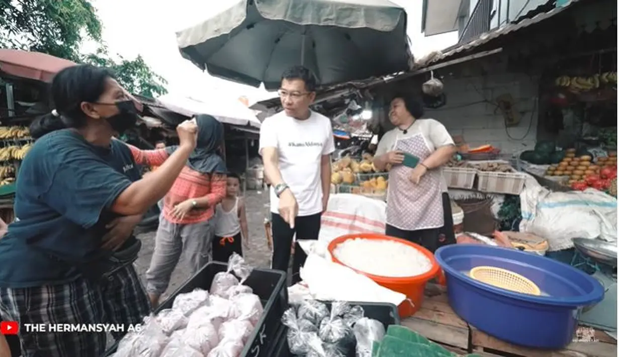 momen-anang-hermansyah-beli-bahan-es-buah-di-pasar-bikin-takjil-buat