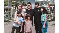 6 Momen Kedekatan Anji dengan Dimas Akira Suami Sheila Marcia, Bareng Urus Leticia (sumber: Instagram/duniamanji)