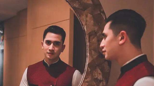 6 Potret Verrell Bramasta Jadi Groomsmen Nikahan Atta Aurel.
