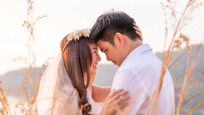 pasangan cinta bahagia