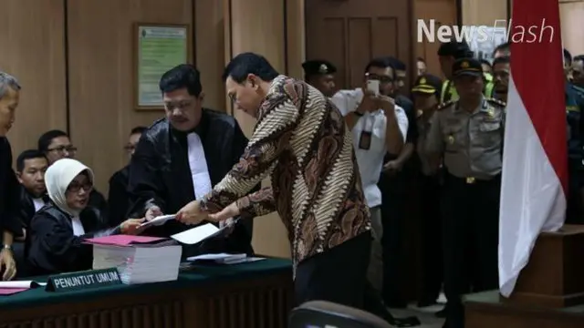 NEWS FLASH: Hakim Tolak Eksepsi Ahok, Sidang Kasus Dugaan Penistaan Agama Dilanjutkan