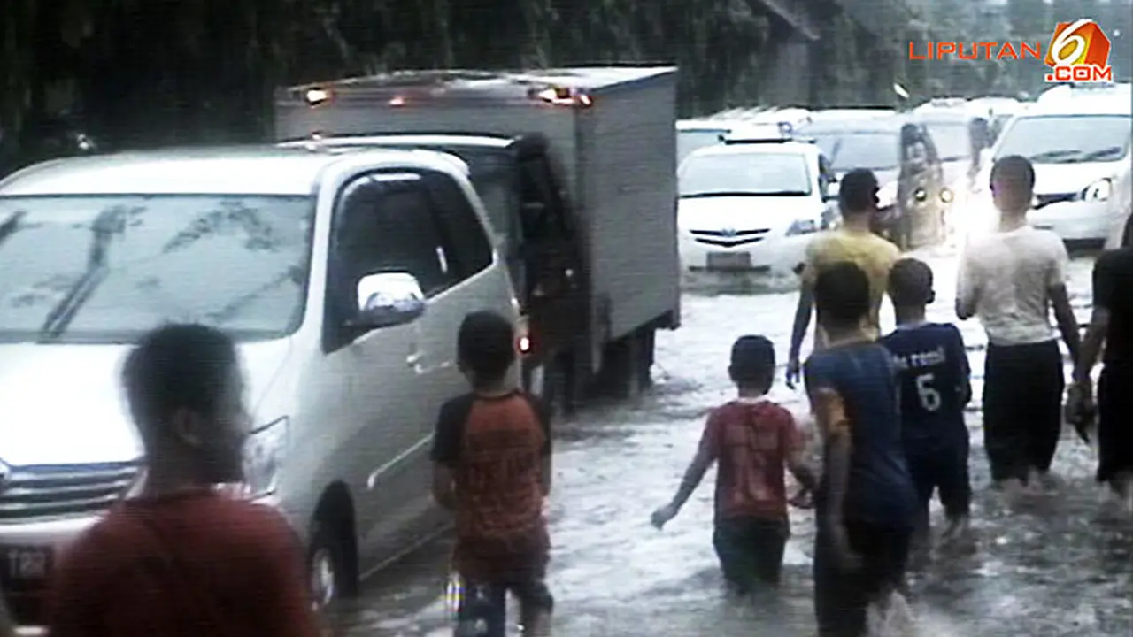 banjir-jkt121221c.jpg