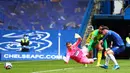 Mason Mount berhasil memperkecil ketertinggalan Chelsea, tapi usaha untuk menyamakan kedudukan sirna jelang laga berakhir. (Foto: AFP/Pool/Clive Rose)