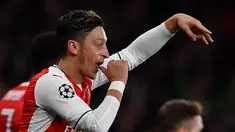 Mesut Ozil mencetak hattrick saat Arsenal hempaskan Ludogorets 6-0 dalam laga Grup A Liga Champions di Stadion Emirates, Kamis (20/10/2016) dini hari WIB. (AFP/Ben Stansall)