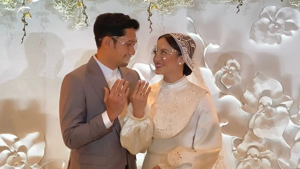 Resmi Jadi Suami Istri, Ini 6 Momen Pernikahan Ibnu Jamil dan Ririn Ekawati