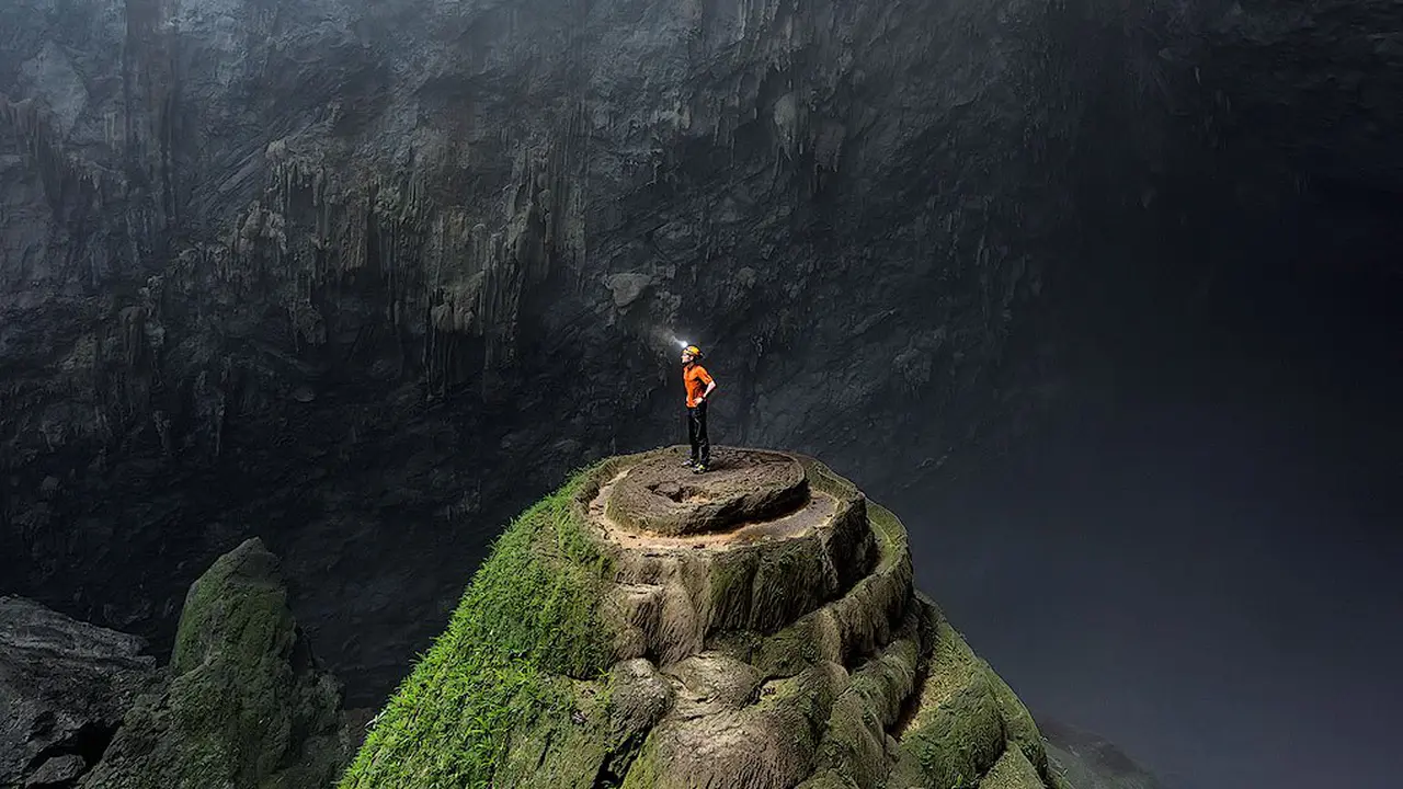 Gua Vertikal di Vietnam