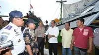 Menteri Perhubungan Budi Karya Sumadi mengunjungi Galangan Kapal Bumirejo di Juwana, Pati pada Kamis (23/3/2017). (Foto: Kemenhub)