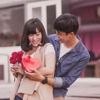 Ilustrasi Pasangan Couple Serasi / by freepik