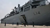 Ketika Kapal AL Inggris Dikerubungi 17 Jet Tempur Rusia di Laut Krimea...