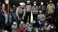 Ringankan Beban Korban Erupsi Merapi, Korlantas Polri Beri Bantuan 3.150 Paket Sembako