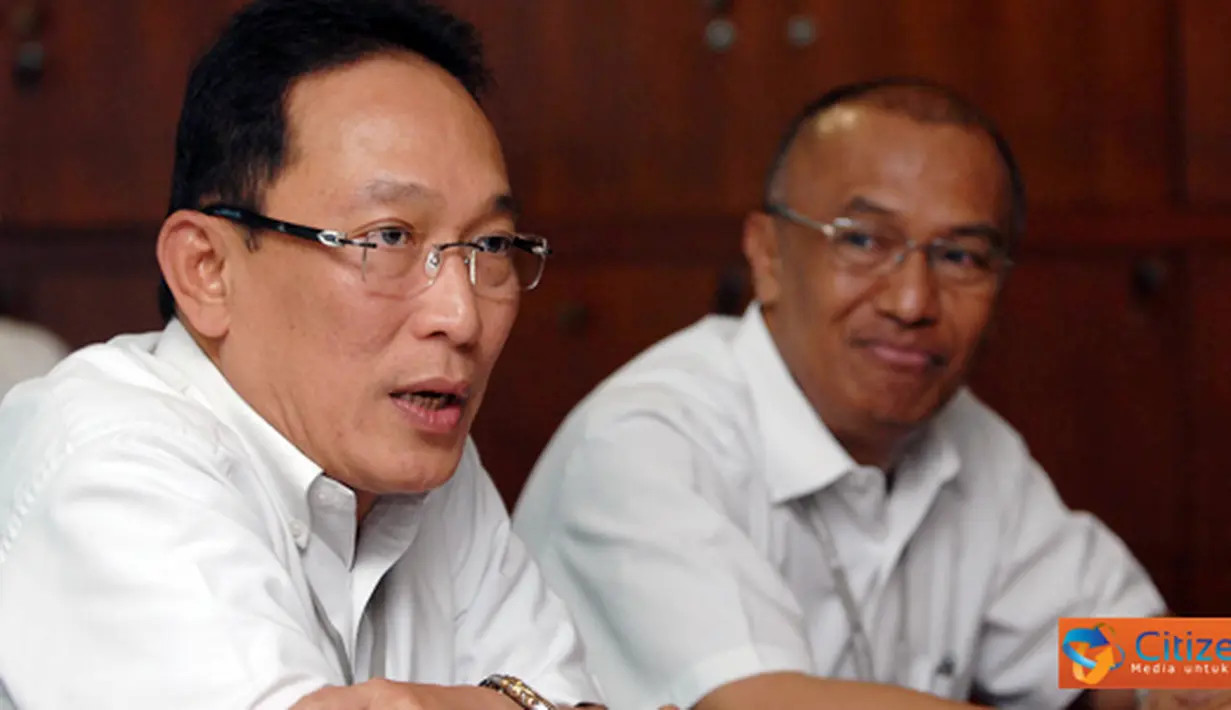 Citizen6, Jakarta: Direktur Operasi Indonesia Barat PLN, Moch. Harry Jaya Pahlawan memberikan keterangan kepada sejumlah wartawan tentang kesiapan pasokan listrik pada Sea Games 2011 di Kantor PLN Pusat Jakarta, Senin (8/8). (Pengirim: Agus Trimukti)
