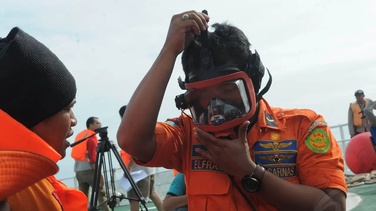 Kesiapan Tim Penyelam Saat Pencarian Korban AirAsia QZ8501