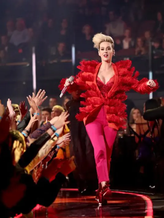 “Rekaman ini adalah tentang apa yang aku lihat dan dengar mengenai siapapun. Ini bukan tentang aku saja! Ini tentang apapun yang aku perhatikan di luar sana,” tambah Katy. (AFP/Bintang.com)