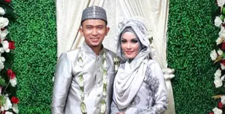 Pertemuan pertama tidak ada kesan yang istimewa pada pasangan pemeran Alfie Alfandy dan Fitri Arifin. Tidak ada pacaran hingga pada akhirnya meresmikan hubungannya di sebuah ikatan pernikahan. (dok. Pribadi)