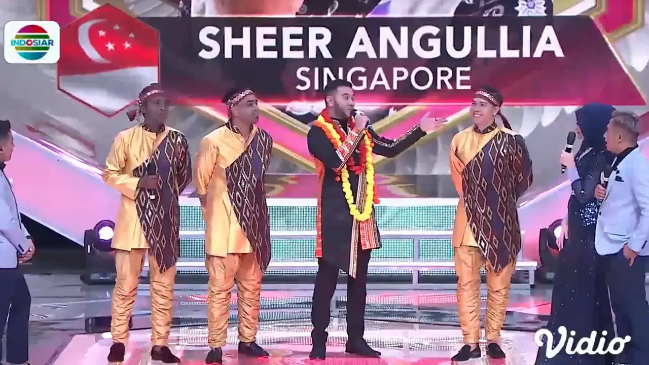 Momen Lucu Saat Sheer Angulia Kedatangan Teman Dekatnya Di Panggung D'Academy Asia 5. sumberfoto: Indosiar