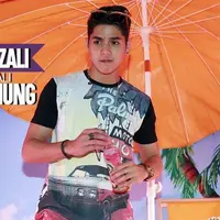 Berhasil mendaki Gunung Penangungan, Al Ghazali jadi ketagihan naik Gunung. 
