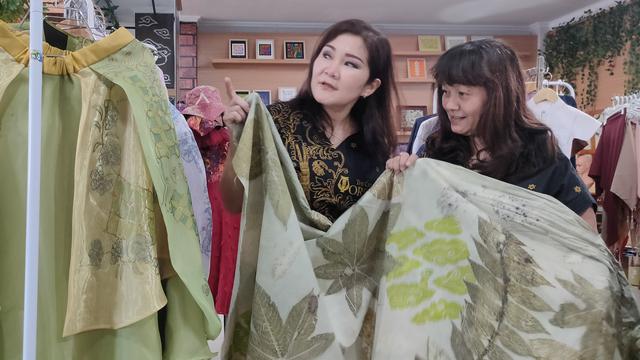 Ecoprint Batik Cirebon Mengalir Sampai Jauh