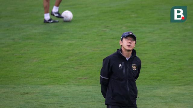 Foto: Timnas Indonesia Kena Kecoh Hujan saat Latihan Jelang Hadapi Vietnam di Piala AFF 2022, Sudah Balik tapi Ditelpon Kembali ke Lapangan