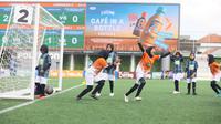 Momen selebrasi peserta MilkLife Soccer Challenge - Kudus 2025 usai mencatatkan poin di papan skor. (Liputan8.com/ist)