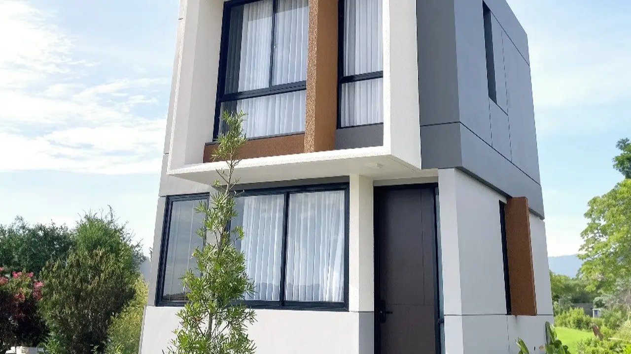 FKS Land meluncurkan rumah contoh ALSTONIA Tipe 5 Essential