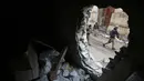 Museum Mosul terlihat rusak parah, Suriah, Senin (13/3). Museum yang didirikan pada 1952 tersebut kini hanya menyimpan puing-puing. (AFP PHOTO/AHMAD AL-RUBAYE)
