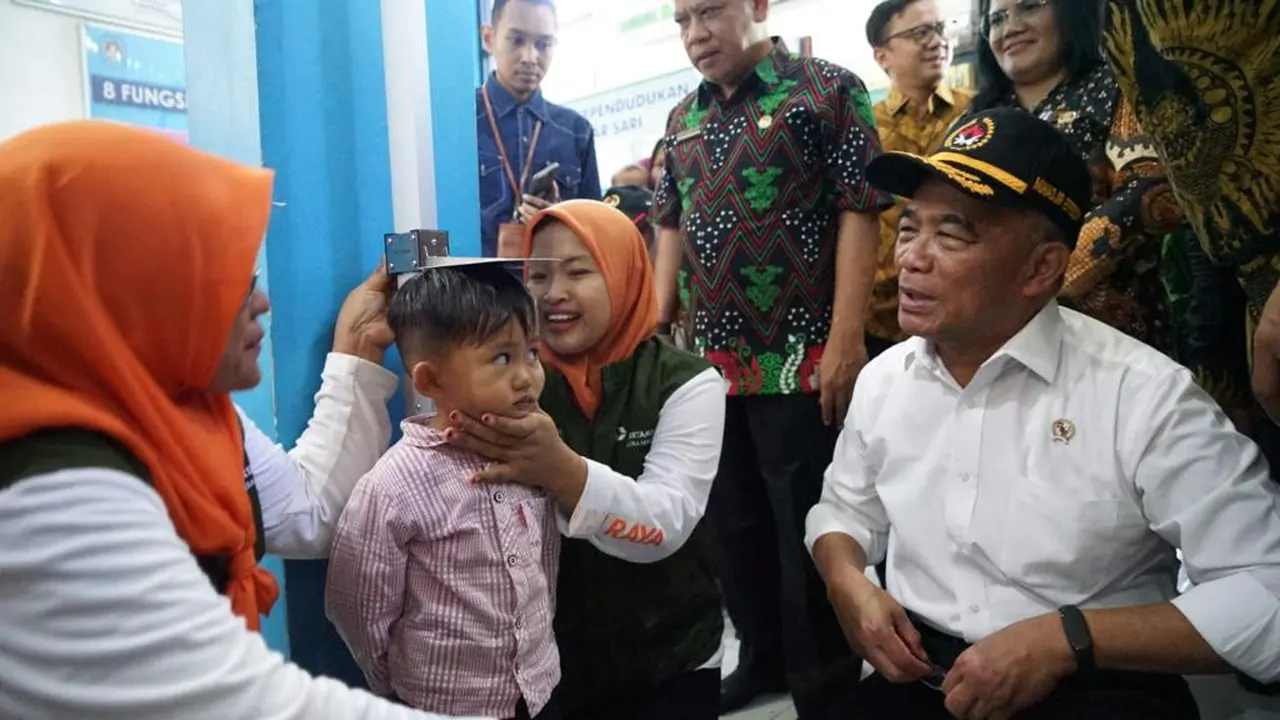 Menteri Koordinator Bidang Pembangunan Manusia dan Kebudayaan (Menko PMK) Muhadjir Effendy dalam sebuah kunjungan kerja. (Istimewa)