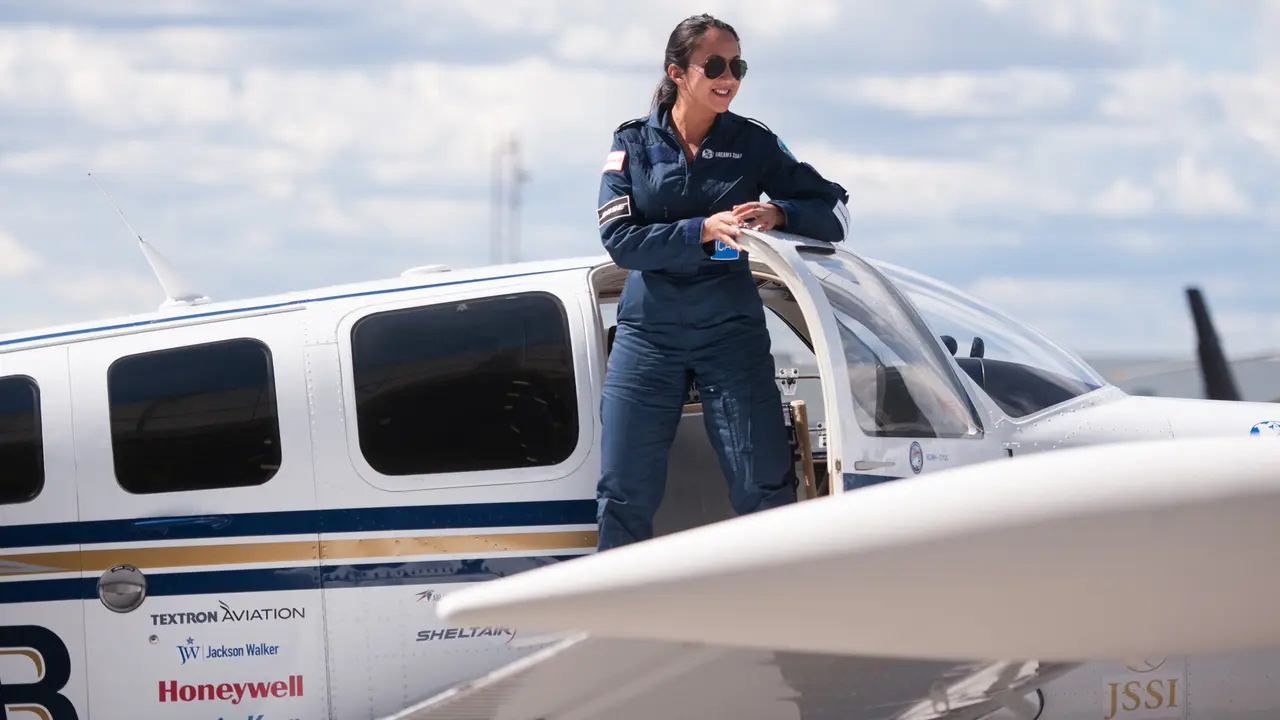 Pilot Cantik Asal Afghanistan