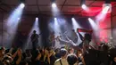 The Panturas membuka penampilannya dengan lagu "Lasut Nyanggut" yang merupakan track kedua di album Galura Tropikalia. (Liputan6.com/Angga Yuniar)
