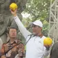 Pendistribusian melon kotak baru terbatas sekitar Jawa Timur, bentuknya yang unik membuat harganya menjadi lebih tinggi. 