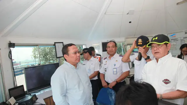 Dianggap Merugikan Dirjen Perhubungan Darat Larang Truk ODOL Masuki Pelabuhan Penyeberangan