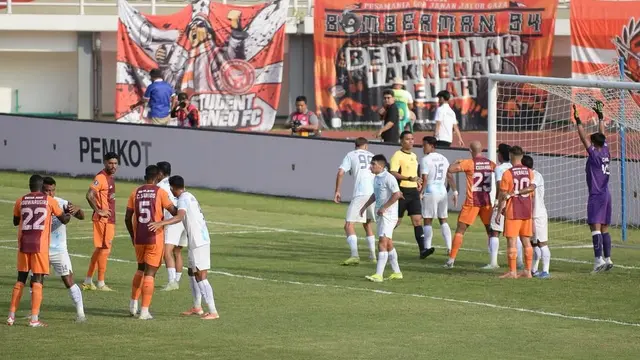 Borneo FC Samarinda Vs PSIM Yogyakarta.