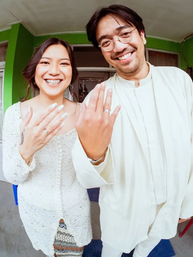 Pernikahan Danilla Riyadi