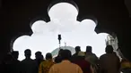 Umat Muslim berkumpul untuk melaksanakan salat Idul Fitri di masjid Wilayah Federal di Kuala Lumpur pada 10 April 2024. (Arif Kartono/AFP)