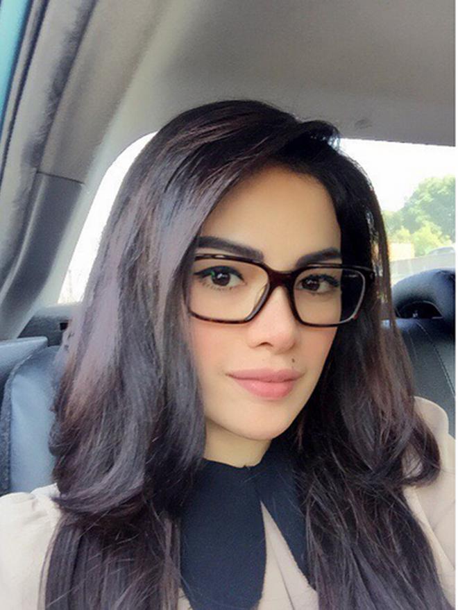 Wow, Nikita Mirzani Melayang di Atas Kasur - Celeb Bintang.com